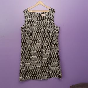 Black and white patterned dress